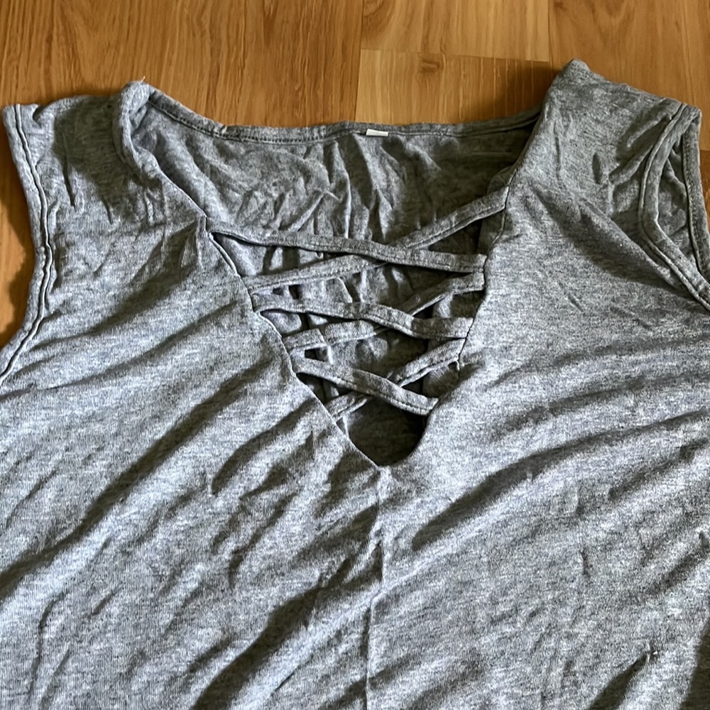 Tank top 🩶 - Picture 4 of 4